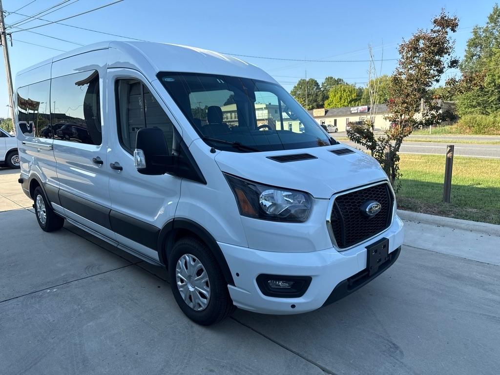 Ford Transit 350 Wagon Med. Roof XL w/Sliding Pass. 148-in. WB 2024