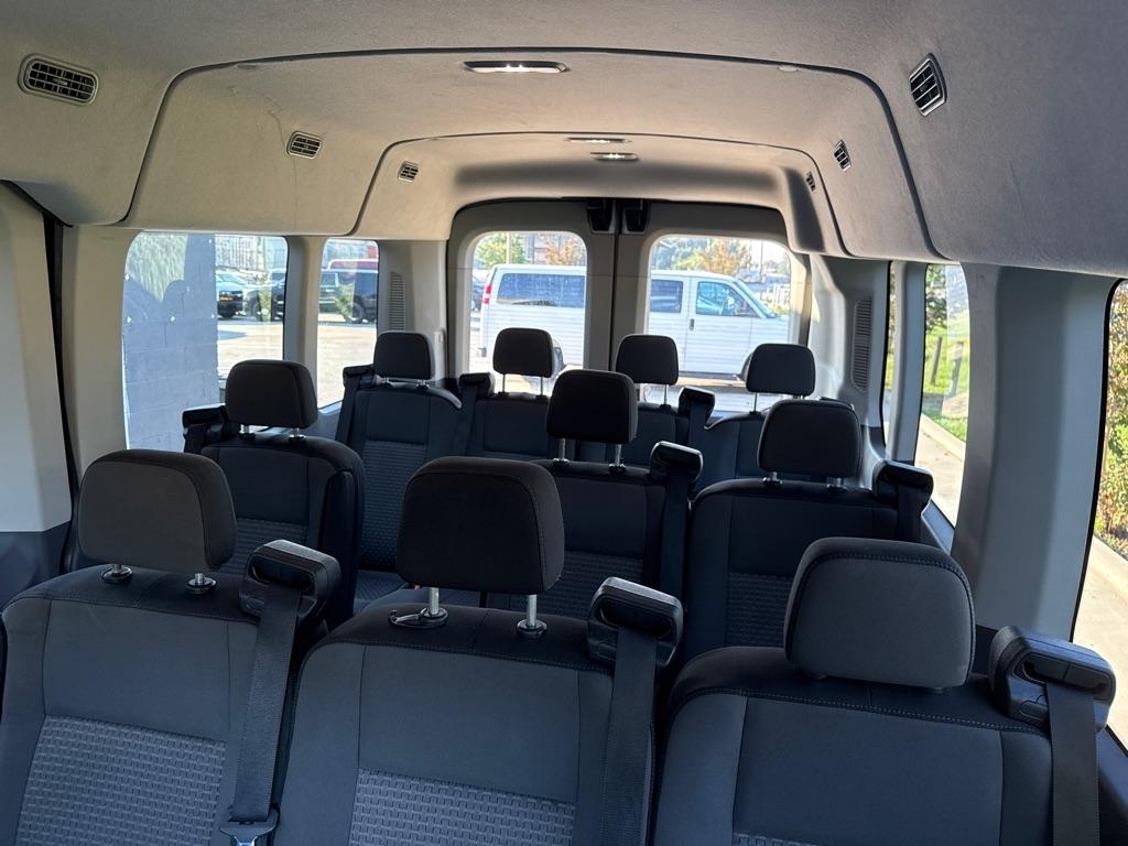 Ford Transit 350 Wagon Med. Roof XL w/Sliding Pass. 148-in. WB 2024