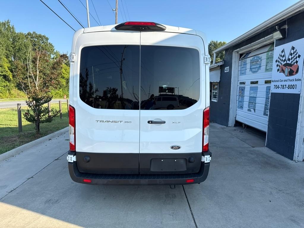 Ford Transit 350 Wagon Med. Roof XL w/Sliding Pass. 148-in. WB 2024