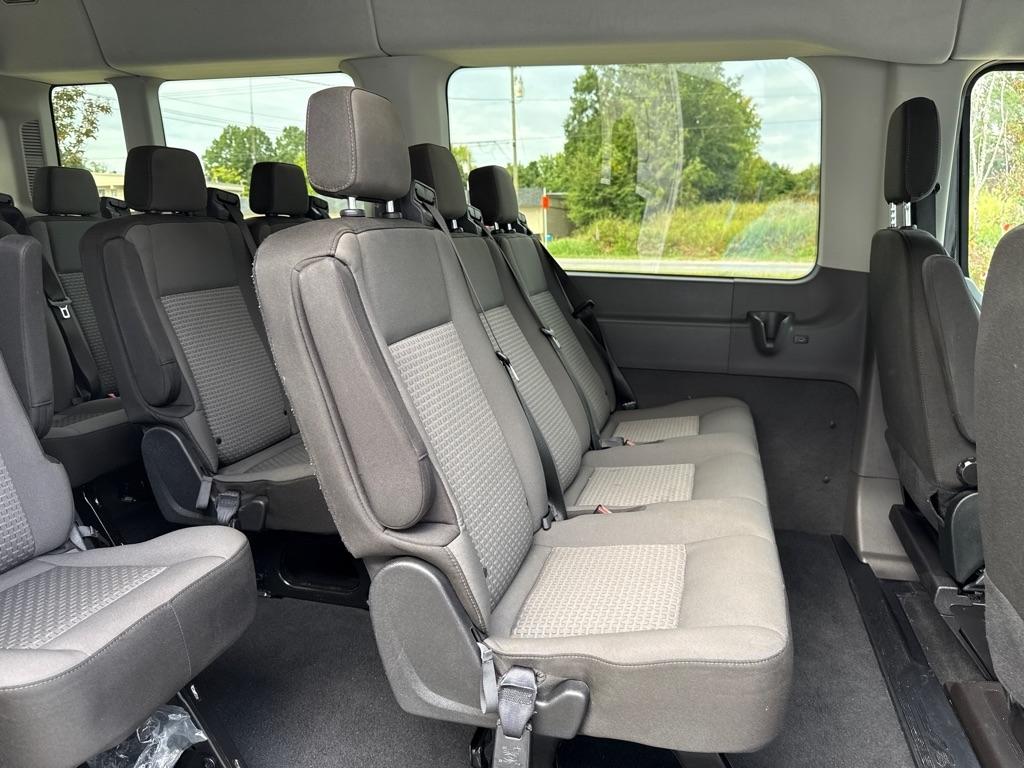 Ford Transit 350 Wagon Med. Roof XL w/Sliding Pass. 148-in. WB 2026