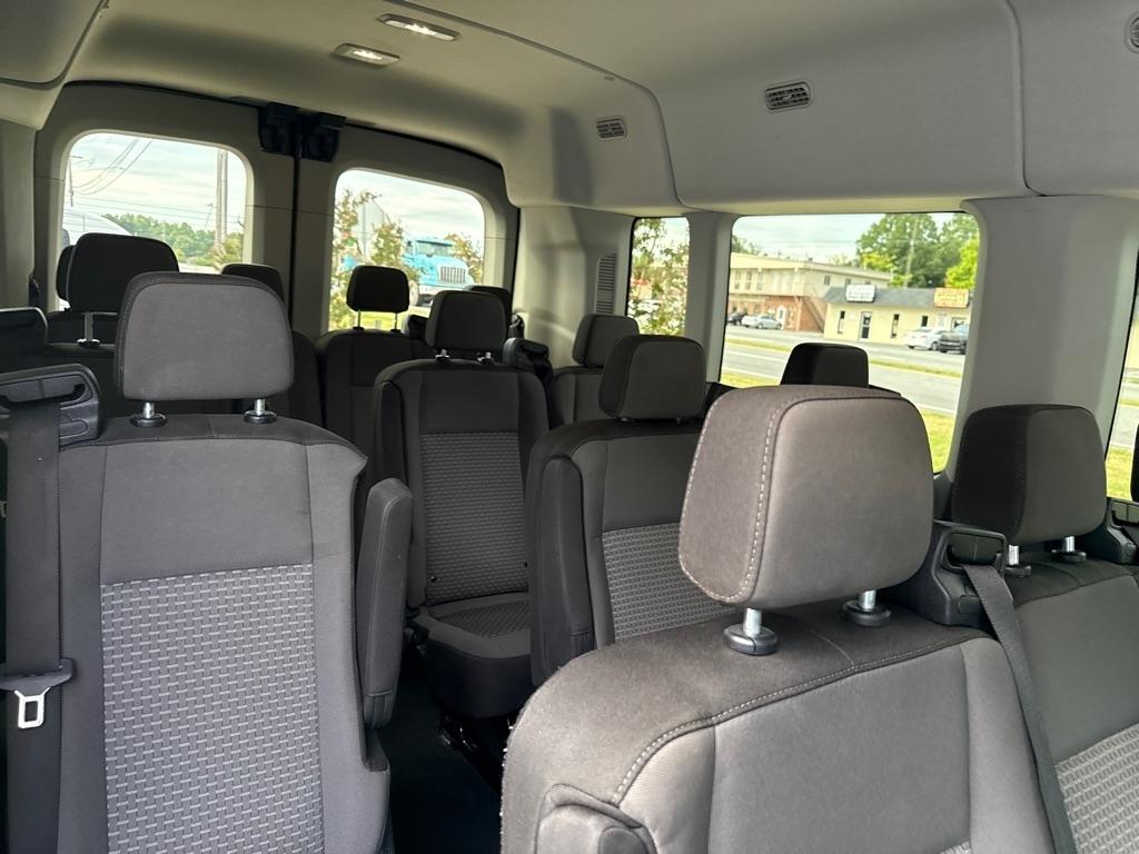 Ford Transit 350 Wagon Med. Roof XL w/Sliding Pass. 148-in. WB 2026