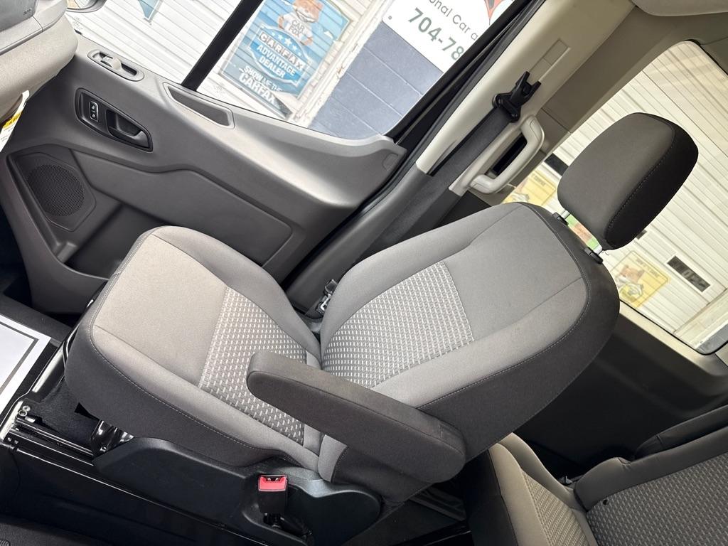 Ford Transit 350 Wagon Med. Roof XL w/Sliding Pass. 148-in. WB 2026