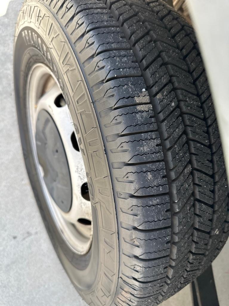 Ford Transit 150 Van Low Roof 60/40 Pass. 130-in. WB 2015