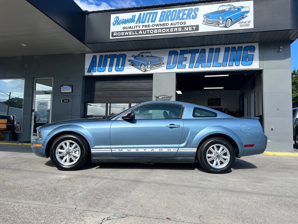 2007 Ford Mustang V6 Deluxe Coupe