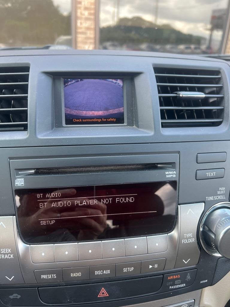 Toyota Highlander Base 2WD V6 2012