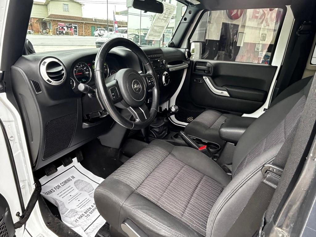 Jeep Wrangler Sahara 4WD 2011