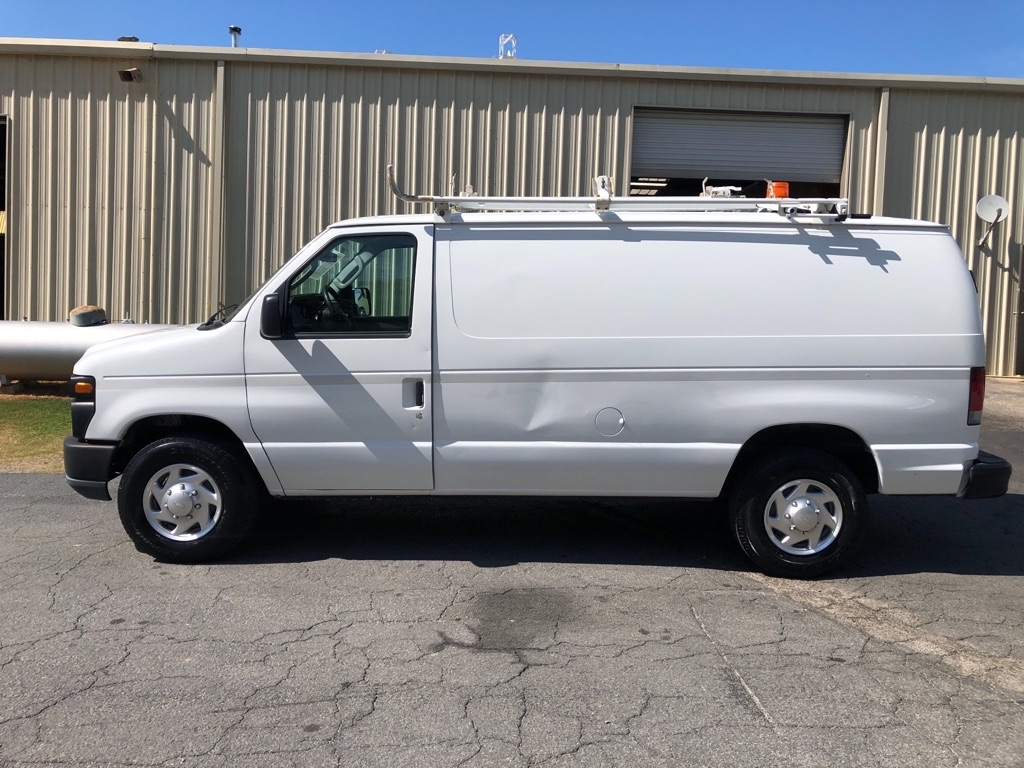 2011 Ford E-Series Econoline Van Commercial's photo