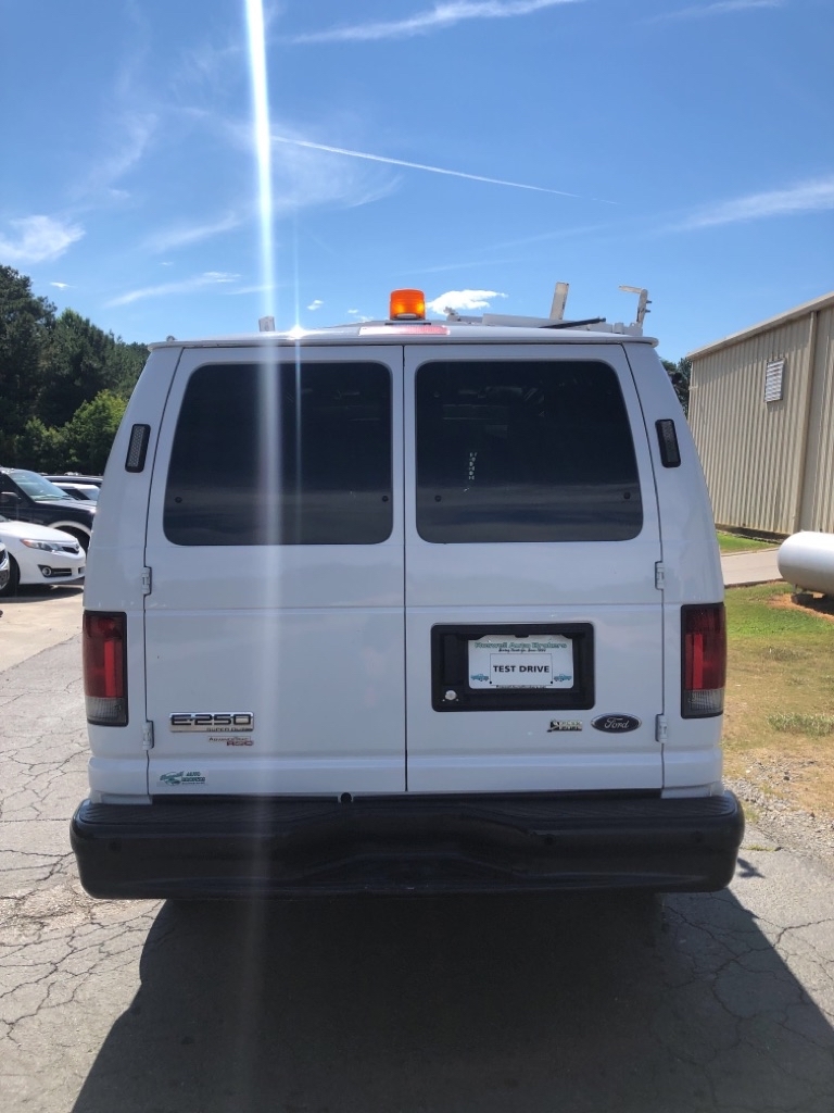 Ford Econoline E-250 2011