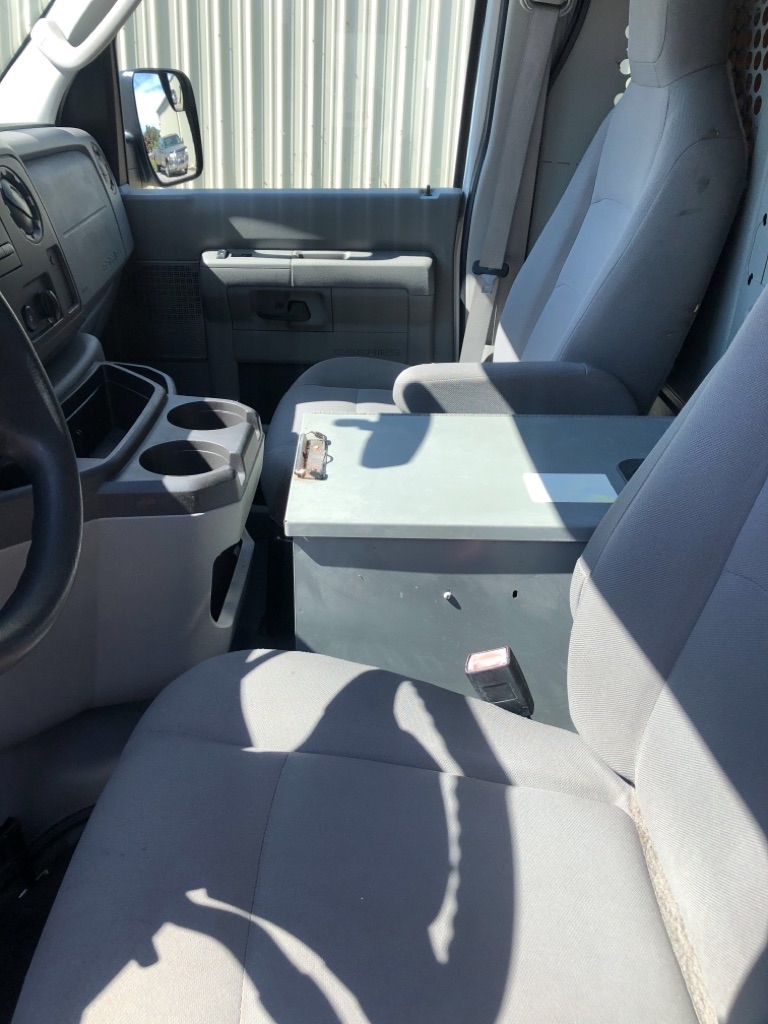 Ford Econoline E-250 2011