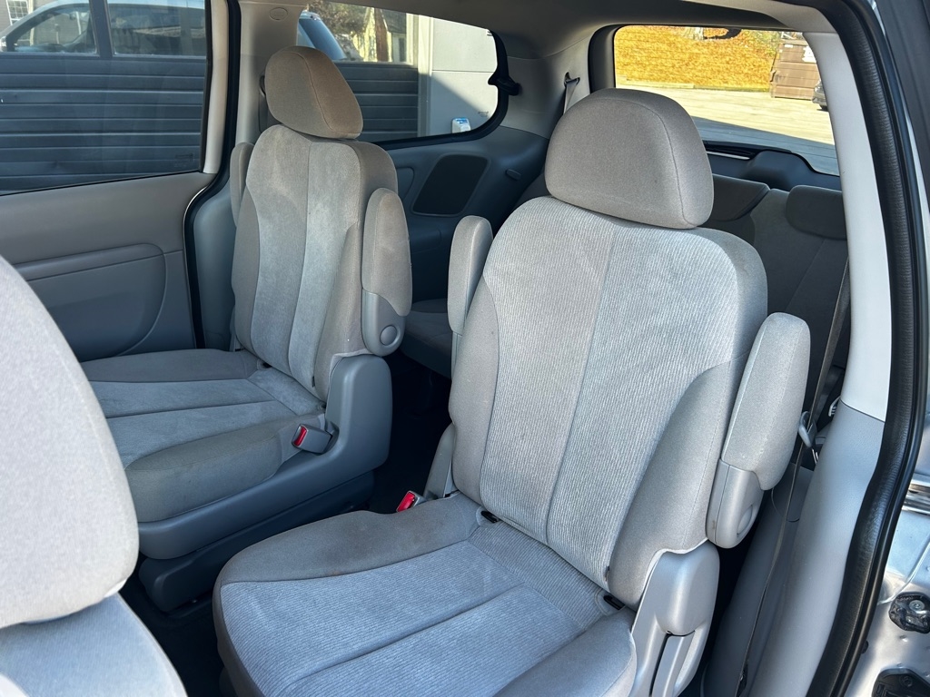 Kia Sedona LX LWB 2011