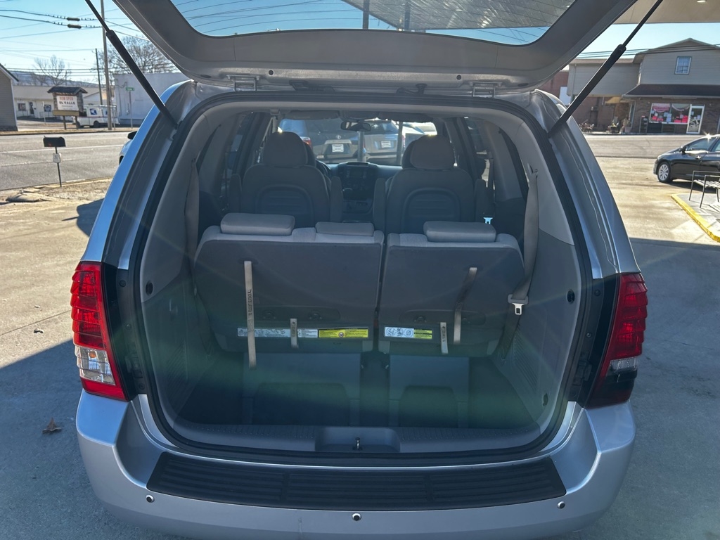 Kia Sedona LX LWB 2011