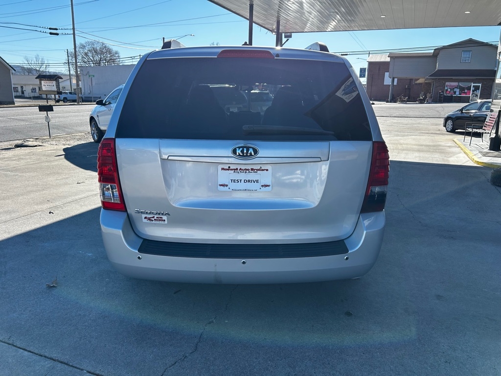 Kia Sedona LX LWB 2011
