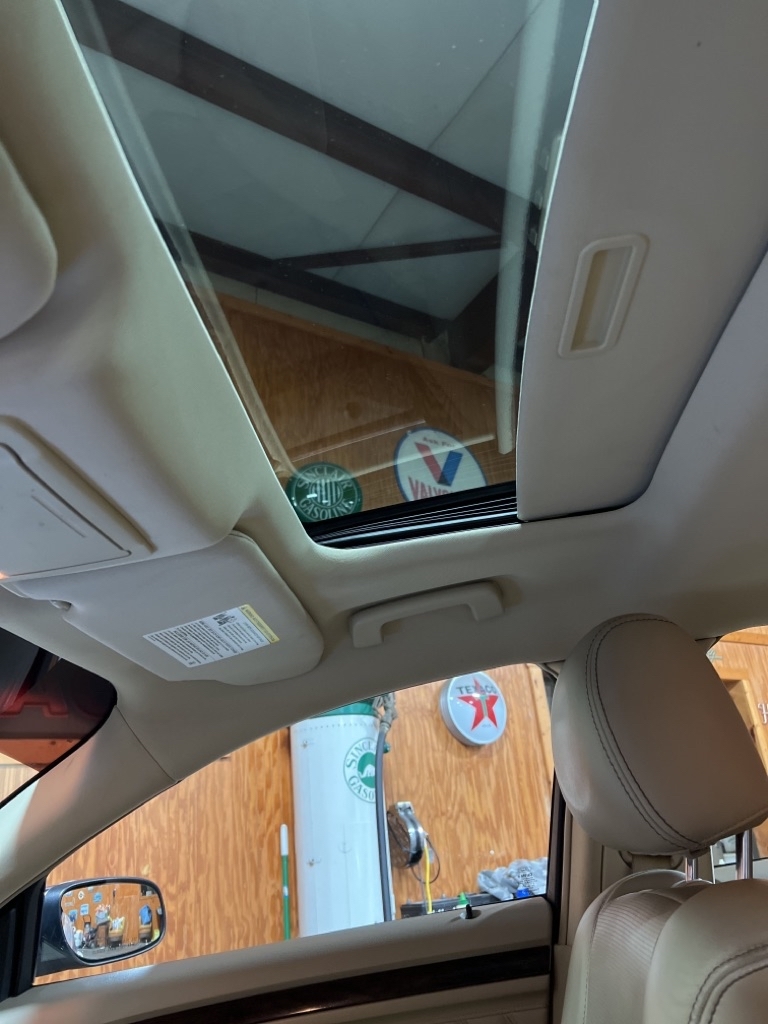 Ford Taurus Limited FWD 2013