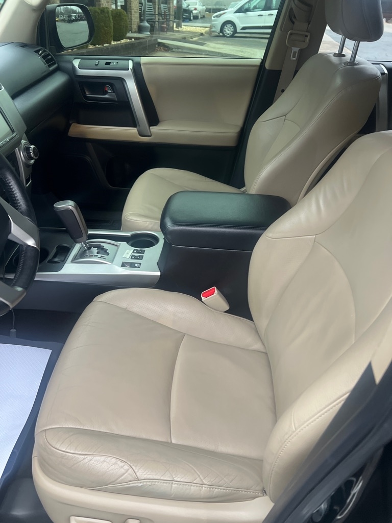 Toyota 4Runner SR5 2WD 2011