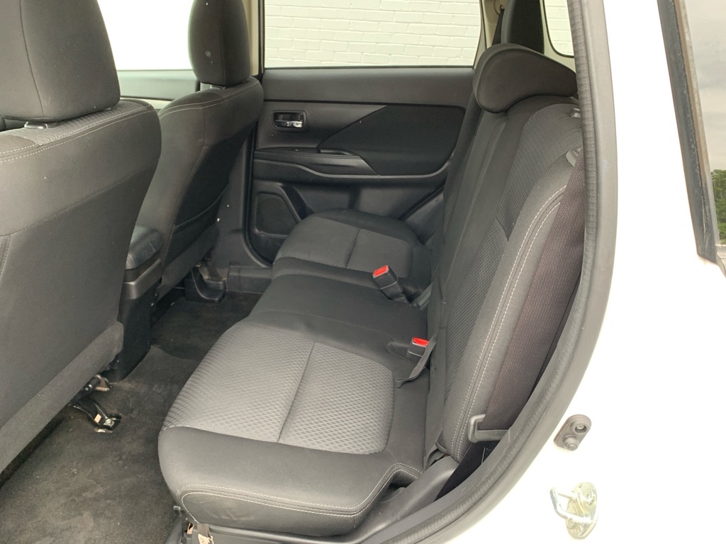 Mitsubishi Outlander ES 2WD 2017