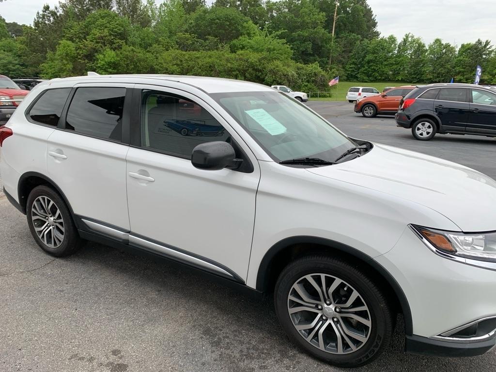 Mitsubishi Outlander ES 2WD 2017