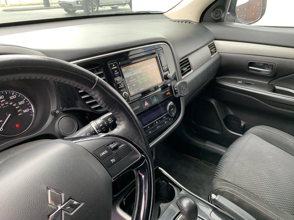 Mitsubishi Outlander ES 2WD 2017