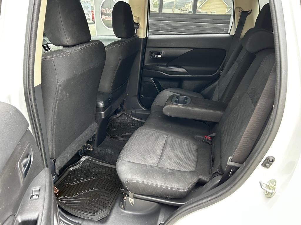 Mitsubishi Outlander ES 2WD 2017