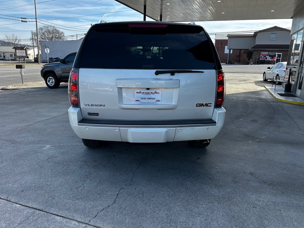 GMC Yukon Denali 2WD 2013