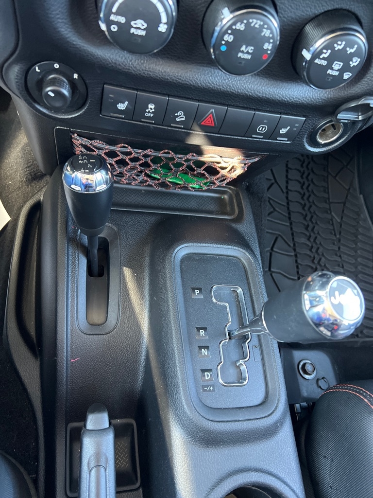 Jeep Wrangler Unlimited Sahara 4WD 2012