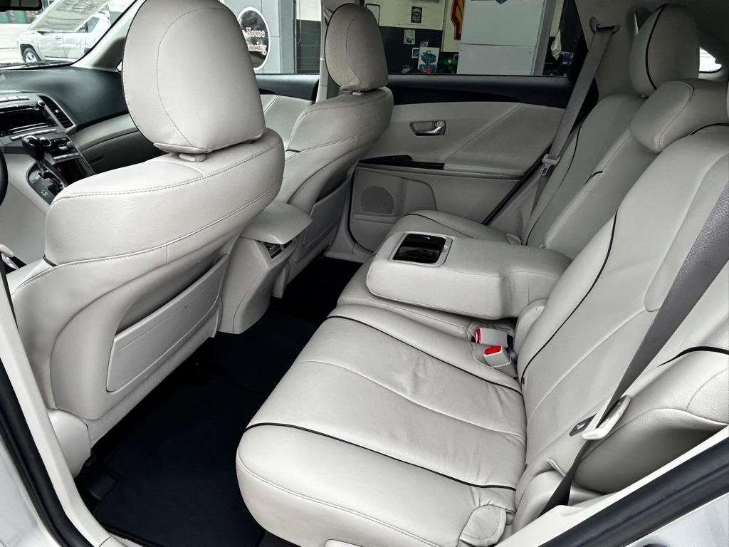 Toyota Venza FWD I4 2011