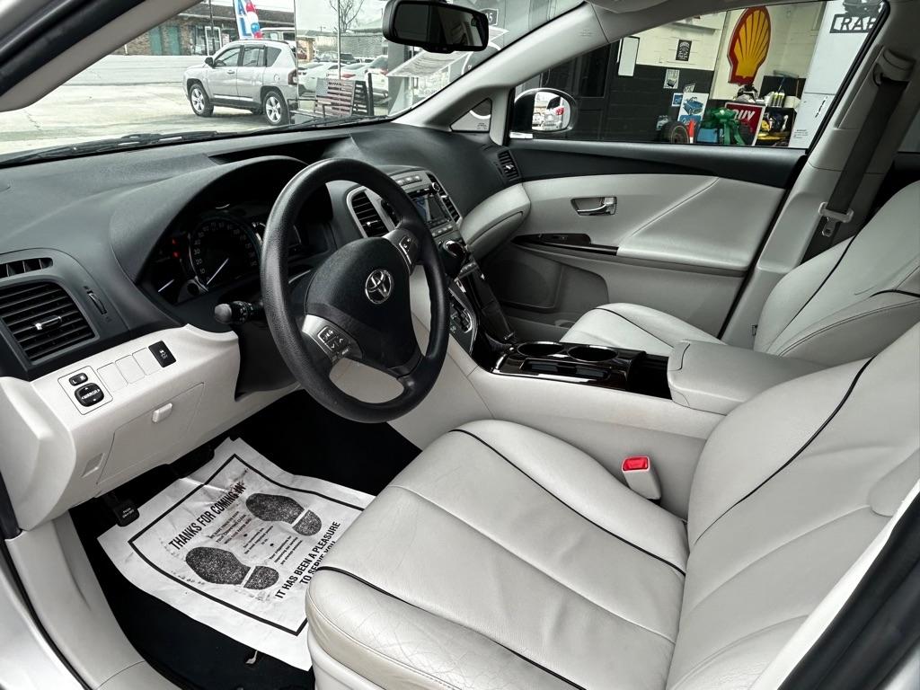 Toyota Venza FWD I4 2011