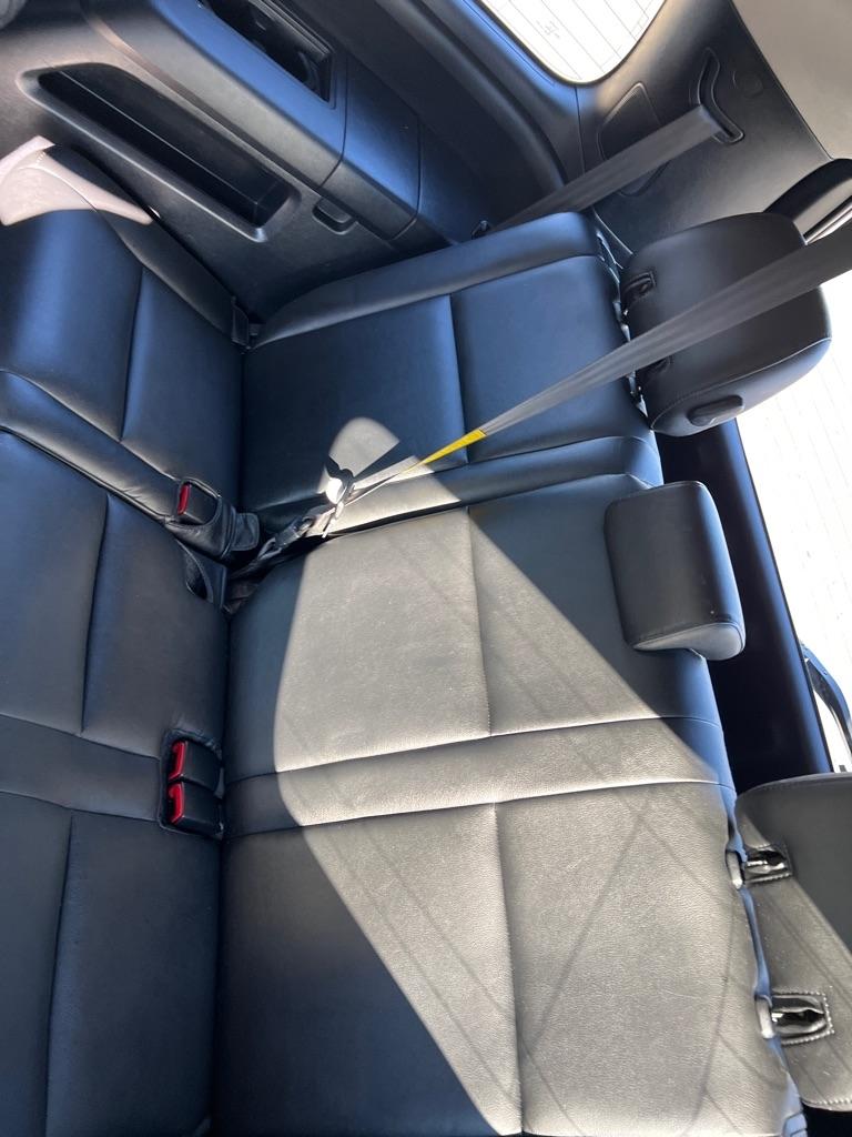 Toyota Sequoia SR5 5.7L 2WD 2012