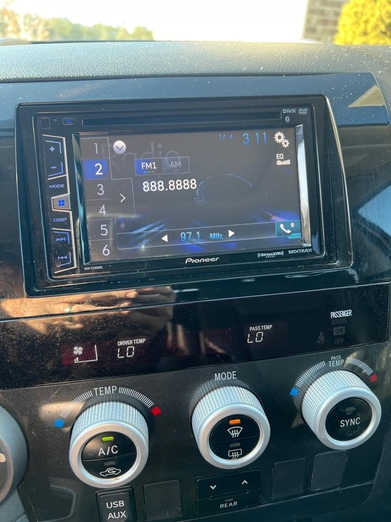 Toyota Sequoia SR5 5.7L 2WD 2012