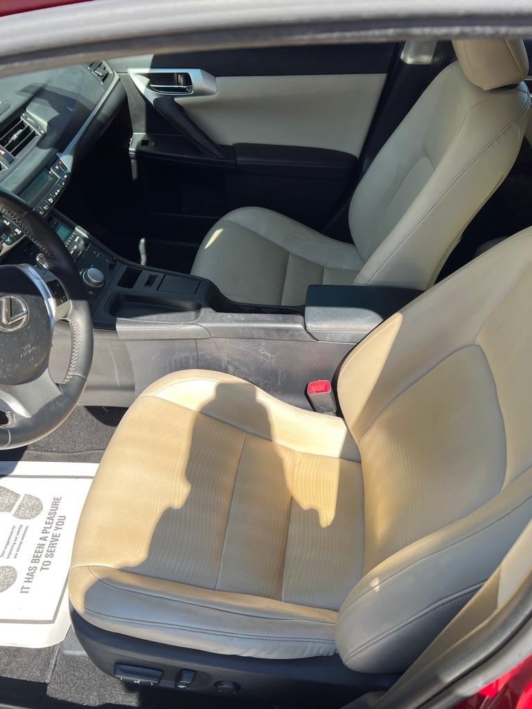 Lexus CT 200h Base 2012