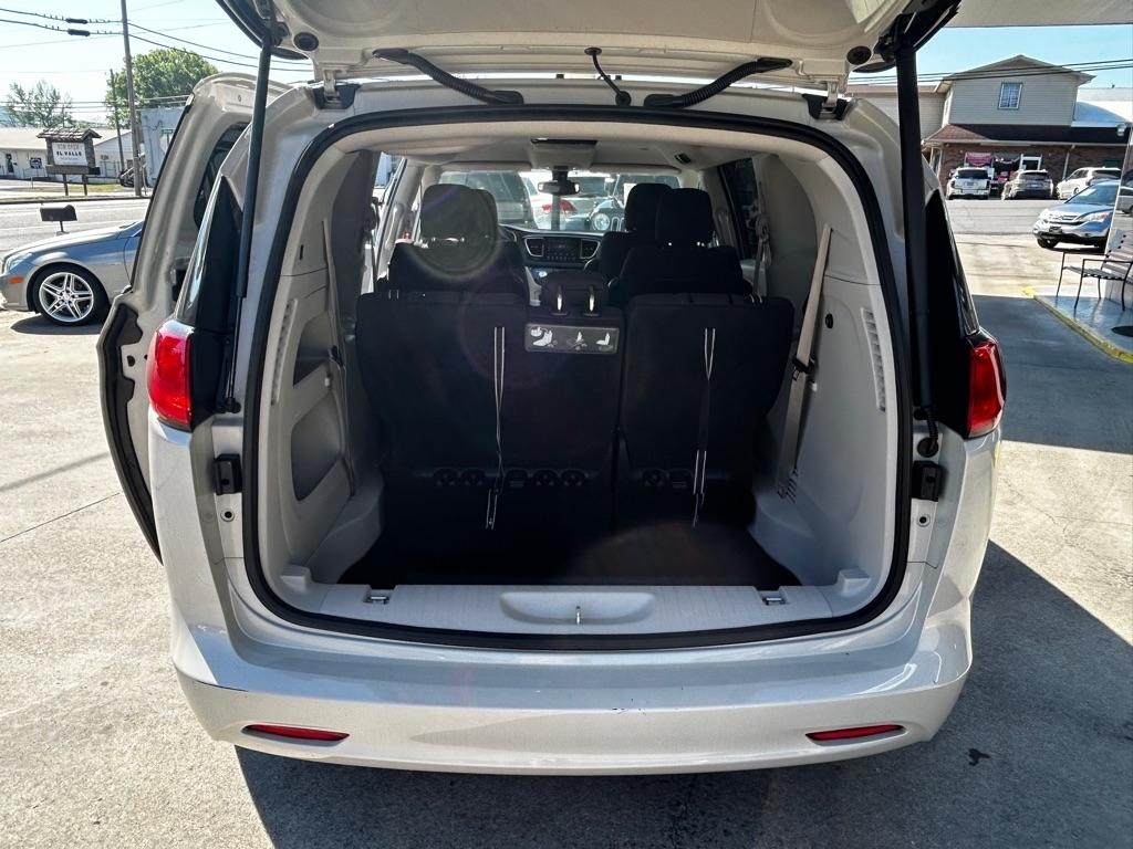 Chrysler Pacifica Touring 2017