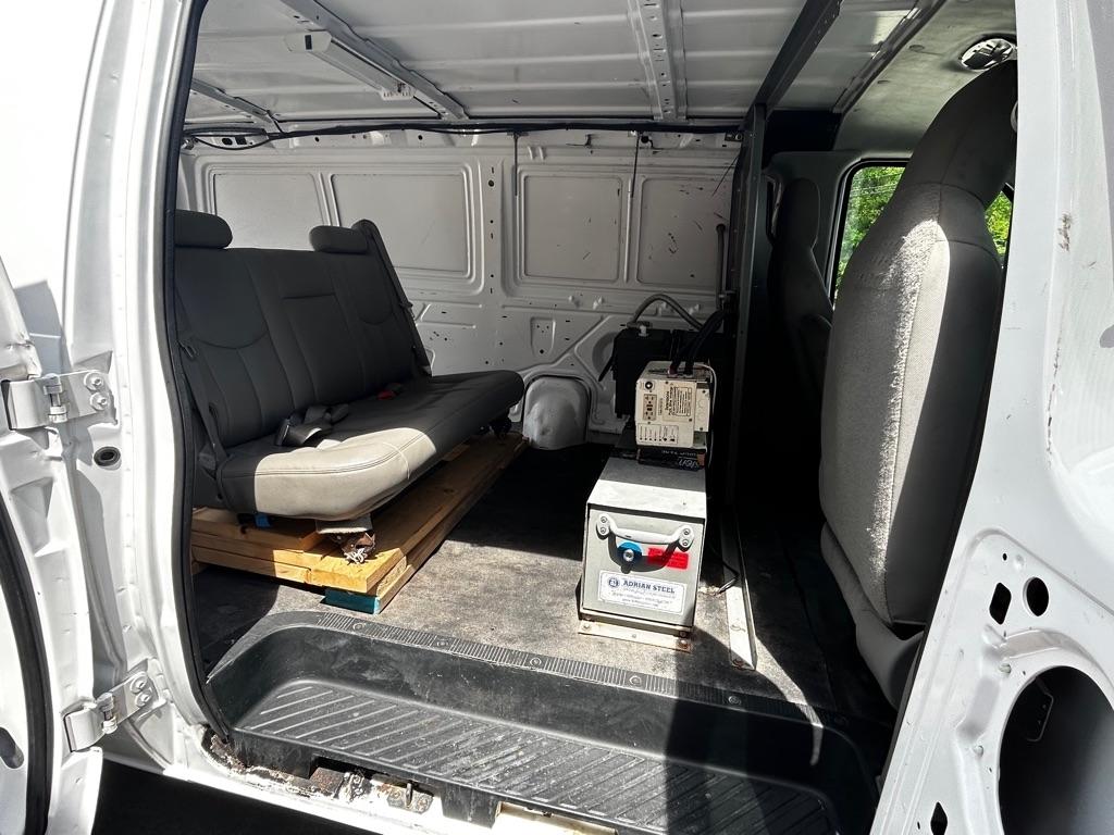 Ford Econoline E-250 2010