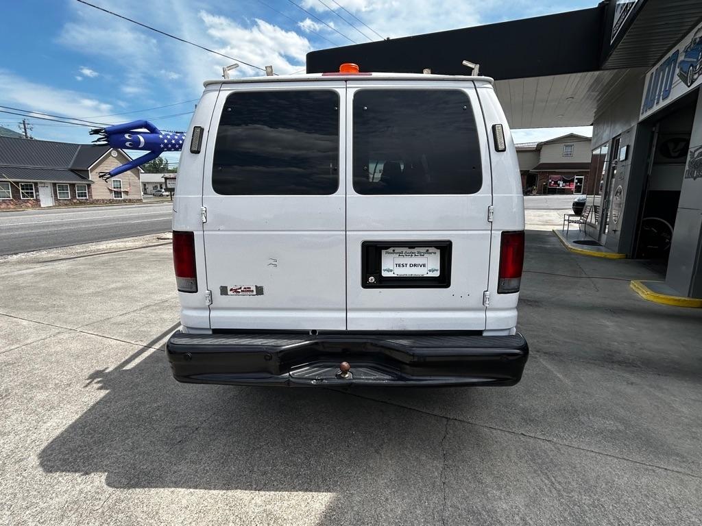 Ford Econoline E-250 2010