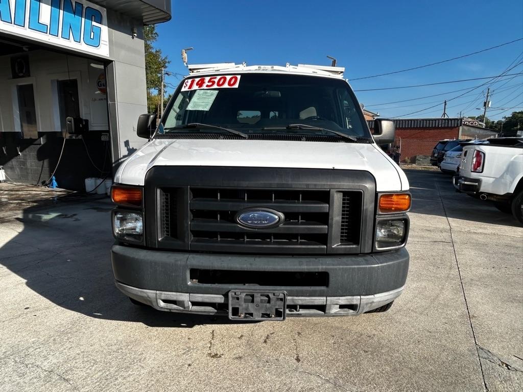 Ford Econoline E-250 2010