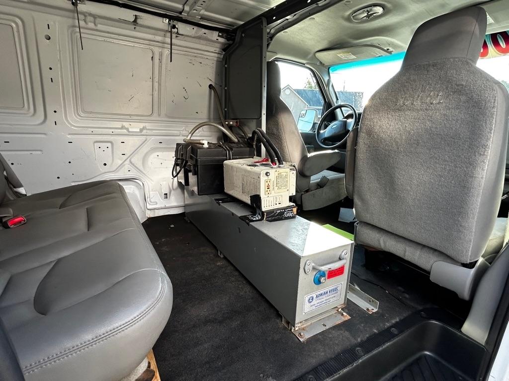 Ford Econoline E-250 2010