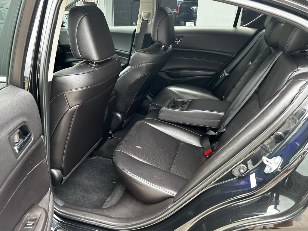 Acura ILX 5-Spd AT w/ Technology Package 2013