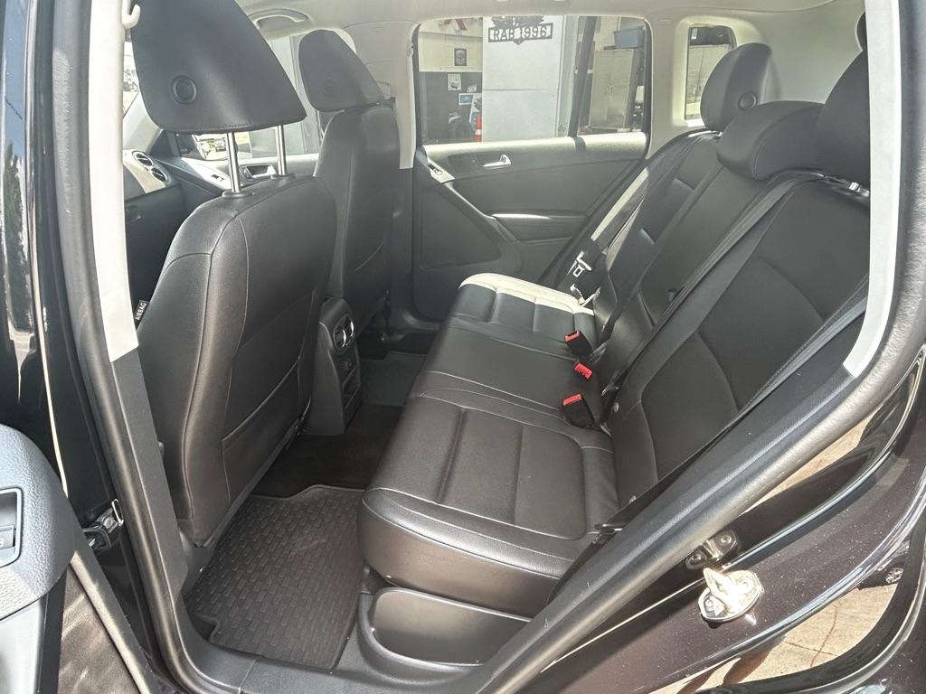 Volkswagen Tiguan S 2017