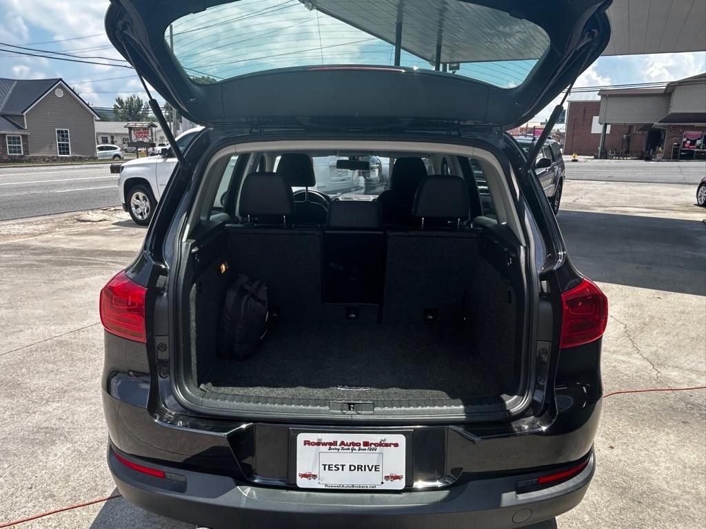 Volkswagen Tiguan S 2017