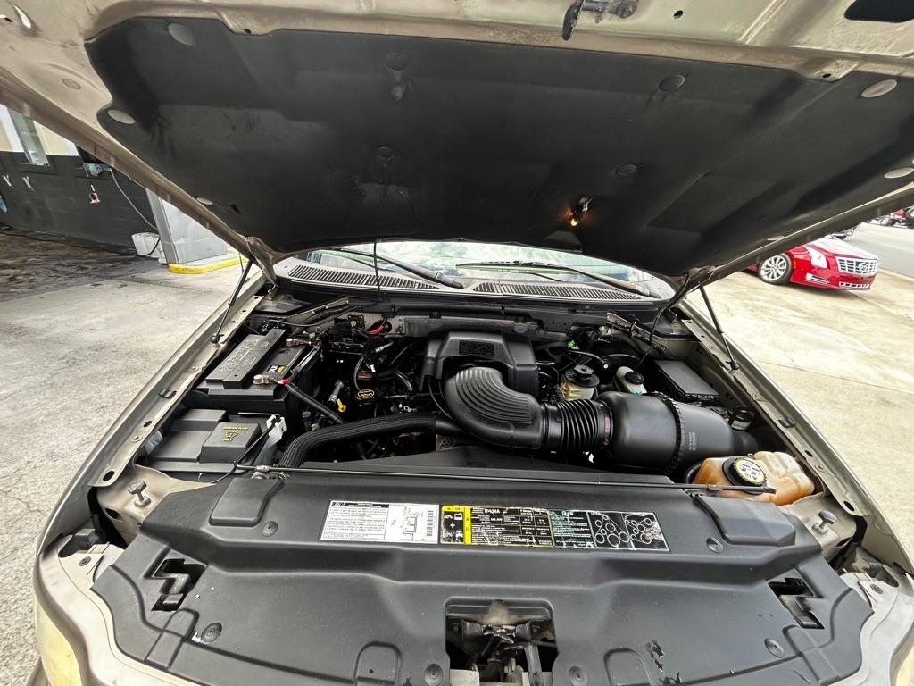 Ford F-150 XLT SuperCrew Short Bed 4WD 2002