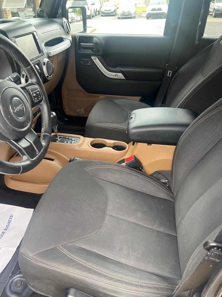 Jeep Wrangler Unlimited Sahara 4WD 2014