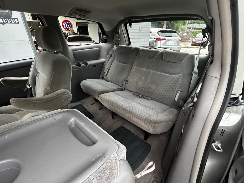 Toyota Sienna LE 7-Passenger 2006