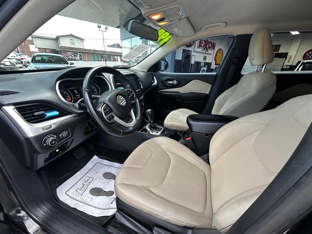 Jeep Cherokee Latitude FWD 2015