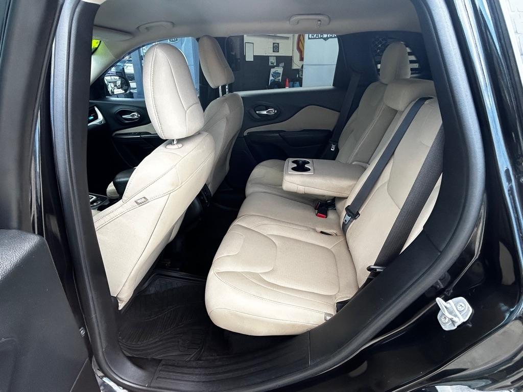 Jeep Cherokee Latitude FWD 2015