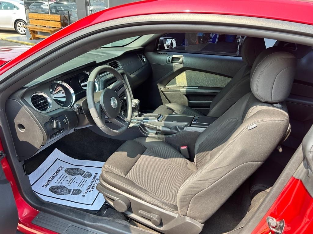 Ford Mustang V6 Coupe 2012