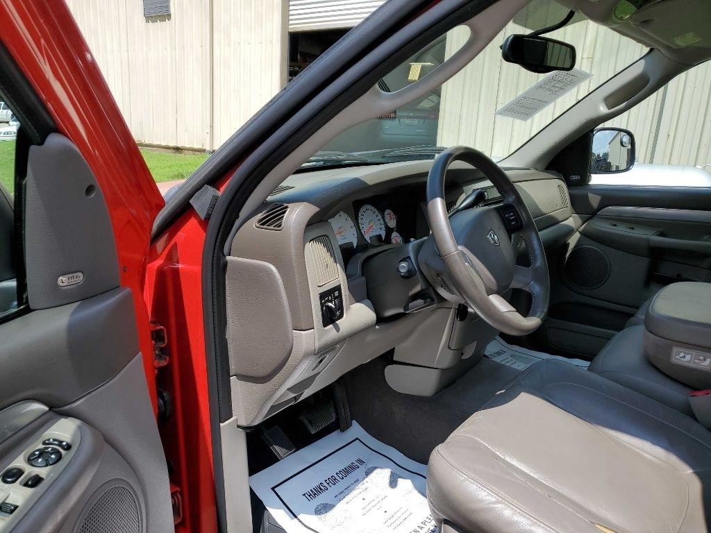 Dodge Ram 1500 ST Quad Cab 2WD 2004