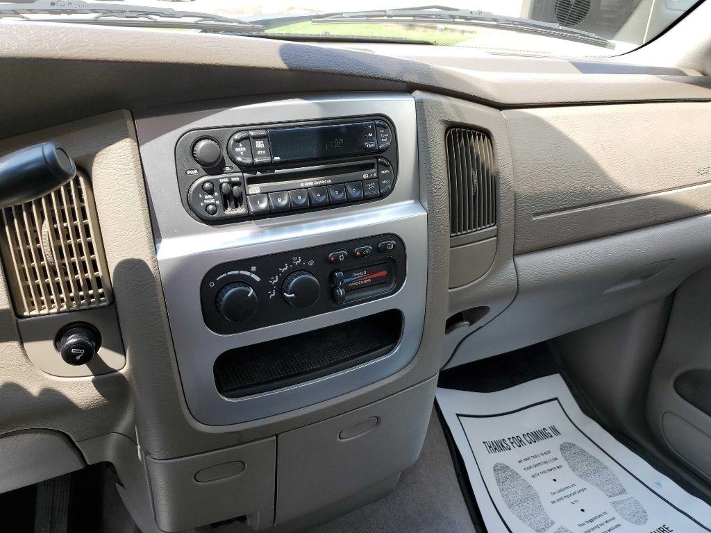 Dodge Ram 1500 ST Quad Cab 2WD 2004