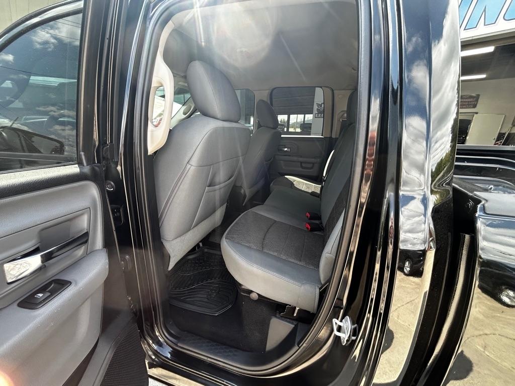 RAM 1500 SLT Quad Cab 2WD 2014
