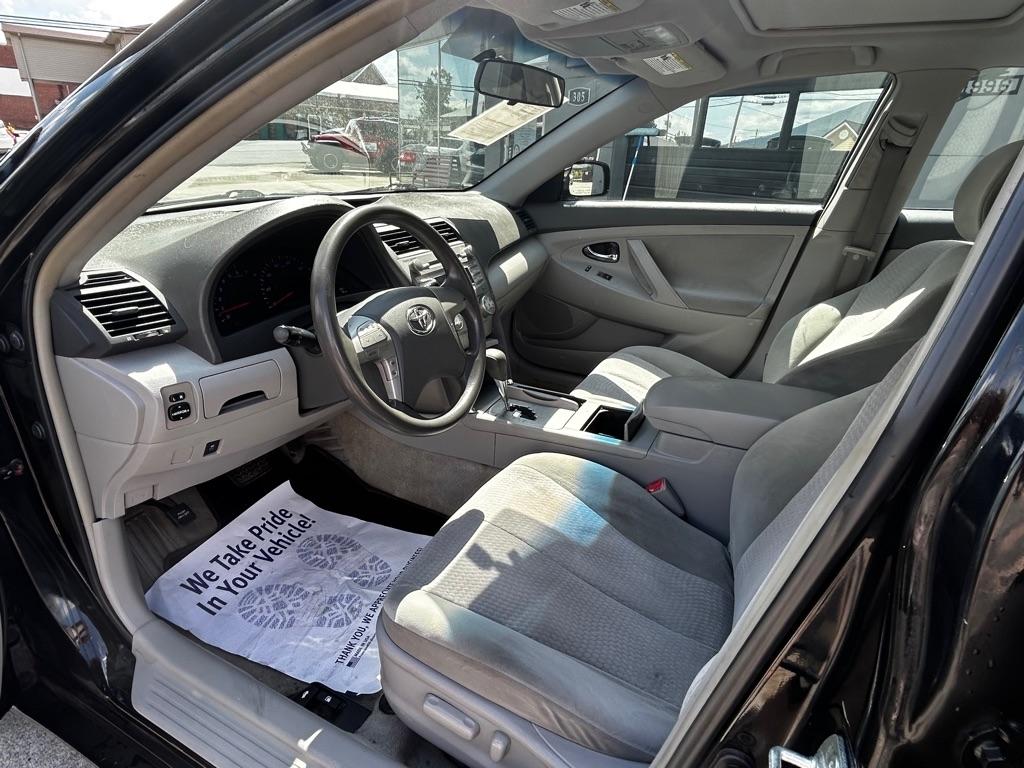Toyota Camry SE 6-Spd MT 2010
