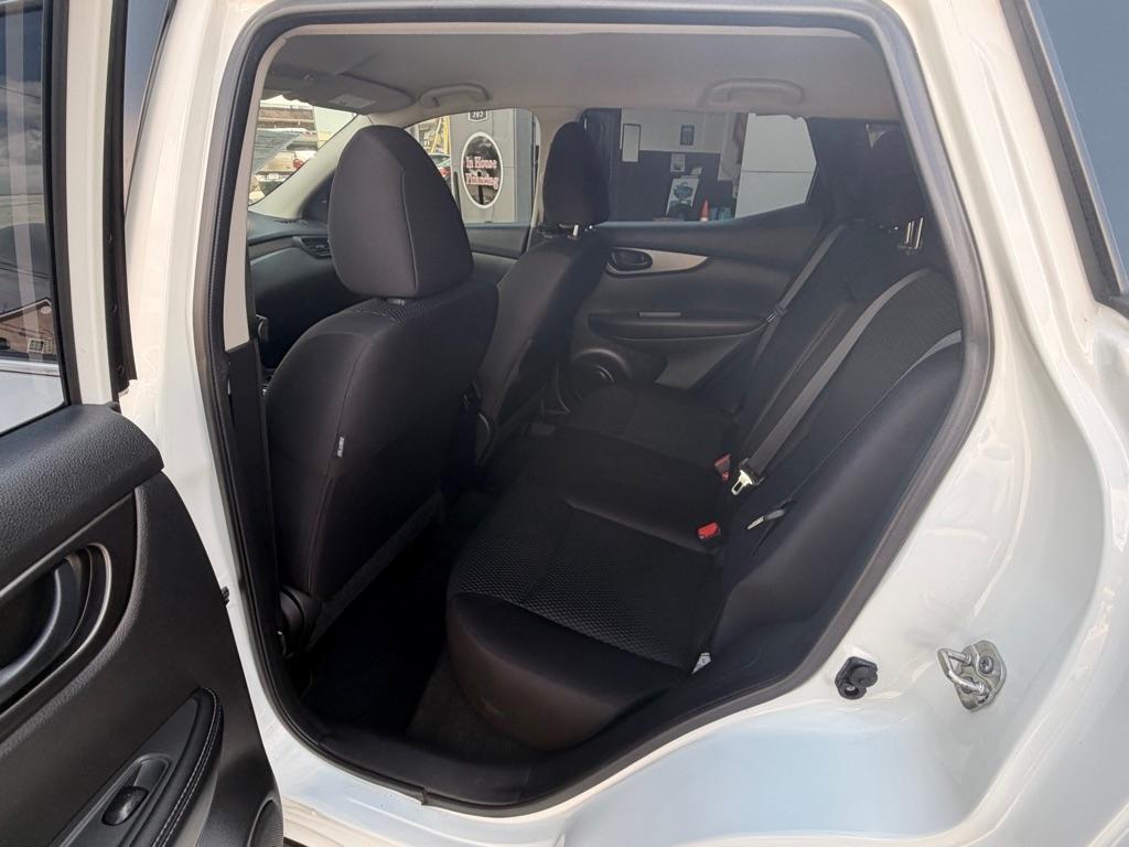 Nissan Rogue Sport S 2019