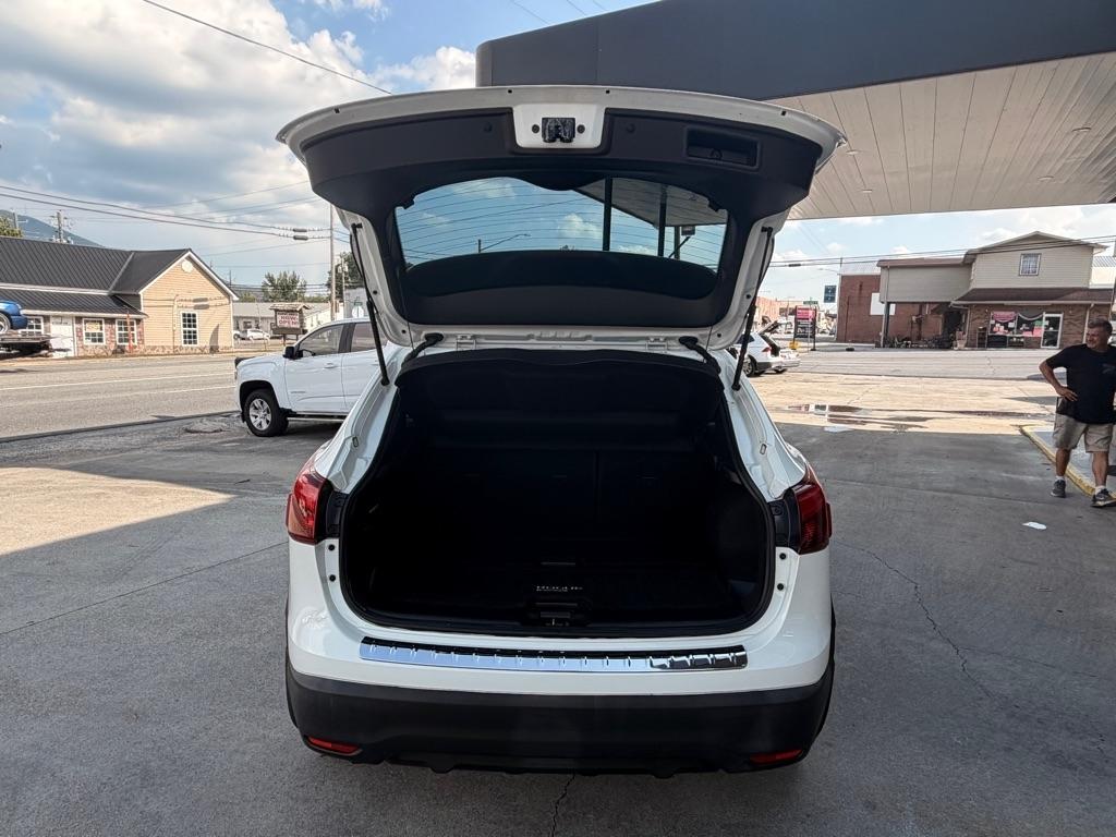 Nissan Rogue Sport S 2019