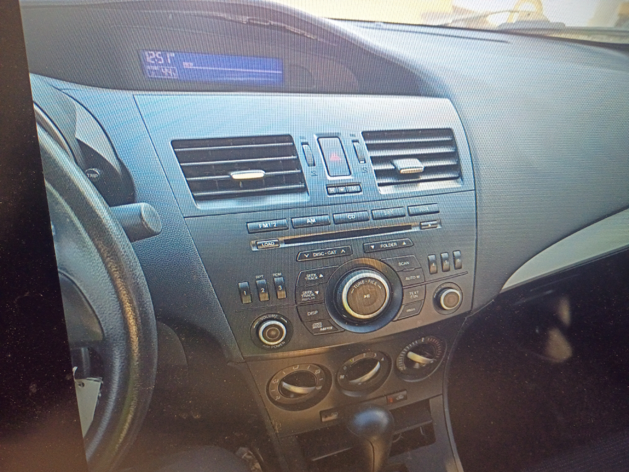 Mazda MAZDA3 i Sport 4-Door 2012